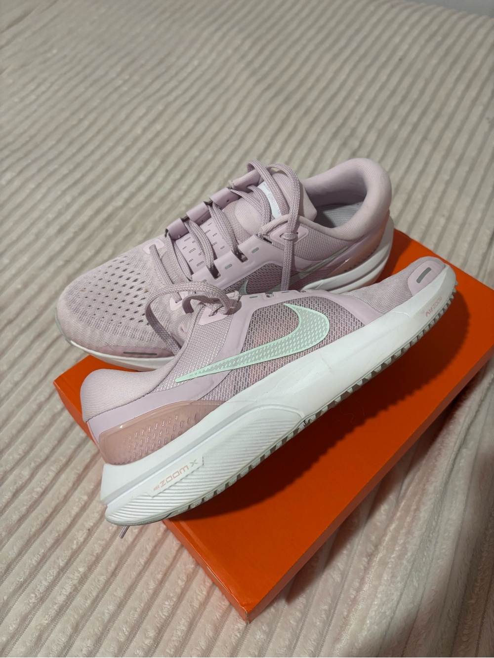 Nike Women's Light Pink Running Sneakers with Mint Swoosh - Picture 2 of 4